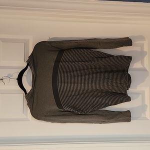 Children's place long sleeve hooded t-shirt medium